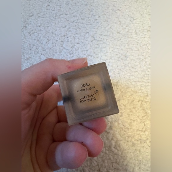 Yves Saint Laurent YSL All Hours Matte Foundation BD60 Warm Amber SPF 20 - Picture 5 of 5